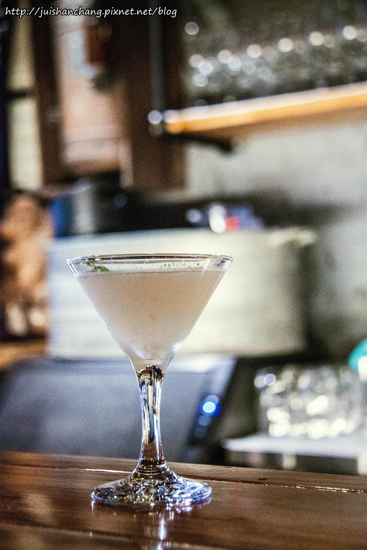 【食║台北】57食堂酒場-餐酒館Bistro～引領遼寧街夜市新風潮。喝杯小酒配上一些下酒菜，不用花大錢也能吃得到！