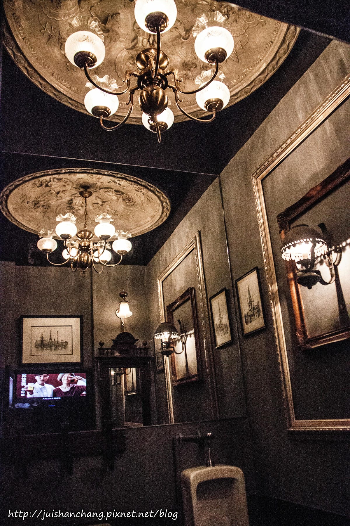 【食║台北】57食堂酒場-餐酒館Bistro～引領遼寧街夜市新風潮。喝杯小酒配上一些下酒菜，不用花大錢也能吃得到！