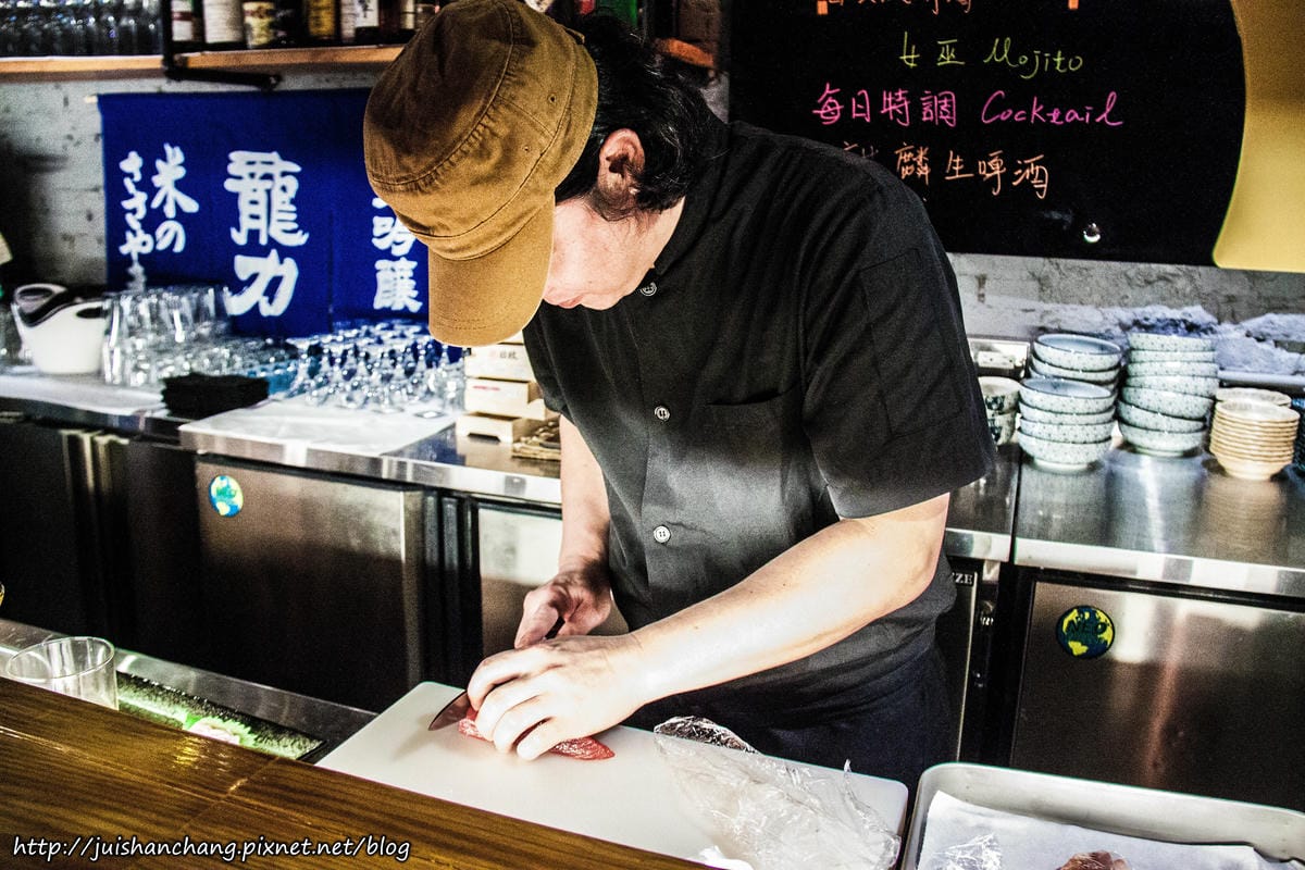 【食║台北】57食堂酒場-餐酒館Bistro～引領遼寧街夜市新風潮。喝杯小酒配上一些下酒菜，不用花大錢也能吃得到！