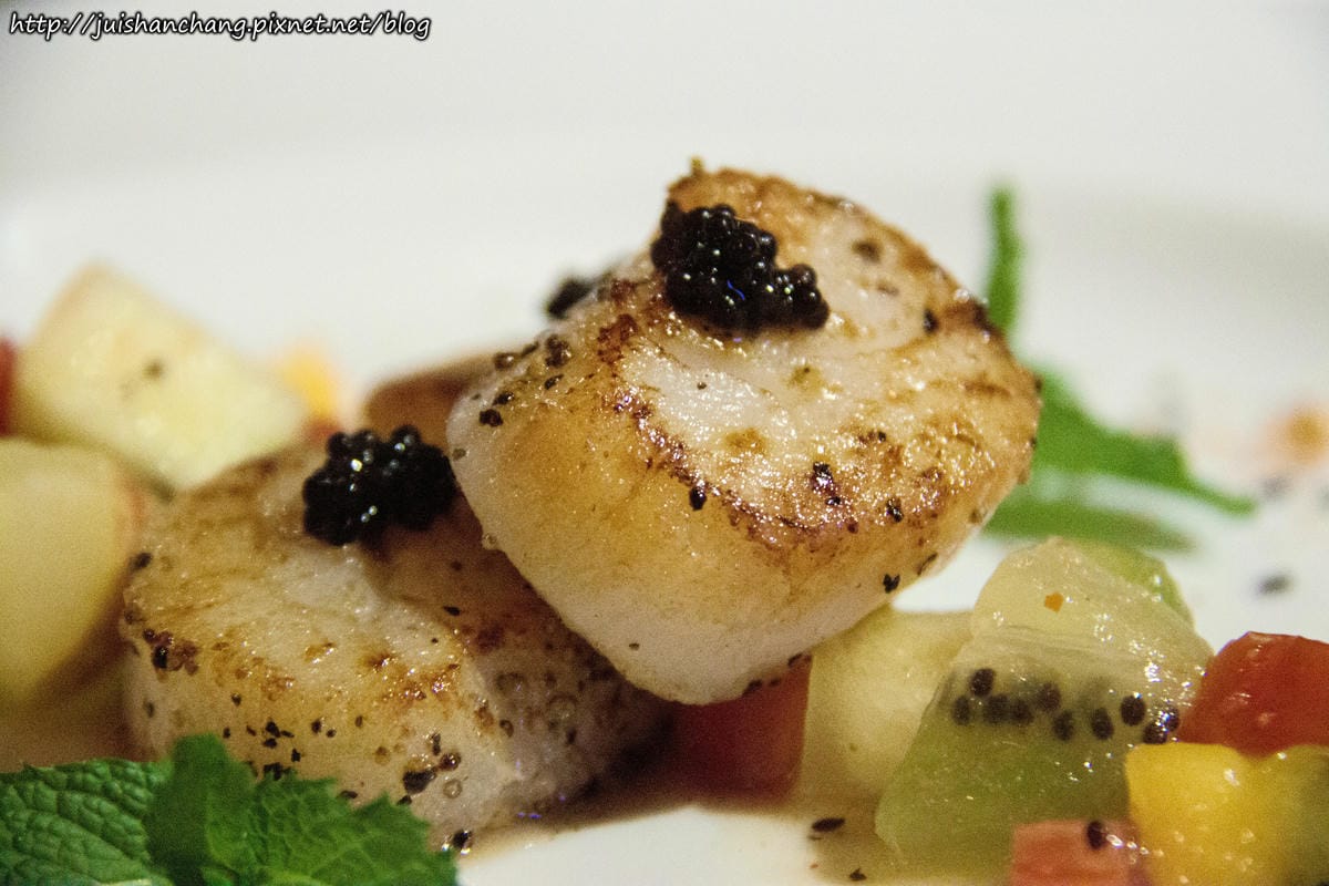 【食║台北】57食堂酒場-餐酒館Bistro～引領遼寧街夜市新風潮。喝杯小酒配上一些下酒菜，不用花大錢也能吃得到！