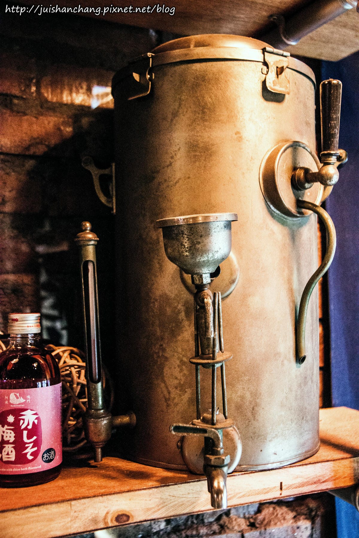 【食║台北】57食堂酒場-餐酒館Bistro～引領遼寧街夜市新風潮。喝杯小酒配上一些下酒菜，不用花大錢也能吃得到！