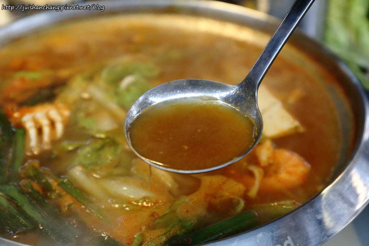 【食║台北】韓國第一品牌。八色韓式烤肉～韓國必吃美食終於來台啦！八種口味讓你一次品嘗，豪邁大口吃肉！（歡迎分享，文末留言可抽獎獲得小小兵公仔或美食兌換券）