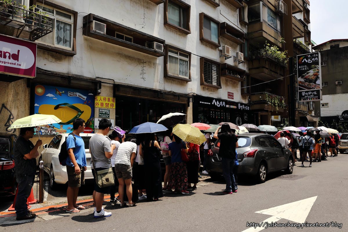 【食║台北】韓國第一品牌。八色韓式烤肉～韓國必吃美食終於來台啦！八種口味讓你一次品嘗，豪邁大口吃肉！（歡迎分享，文末留言可抽獎獲得小小兵公仔或美食兌換券）