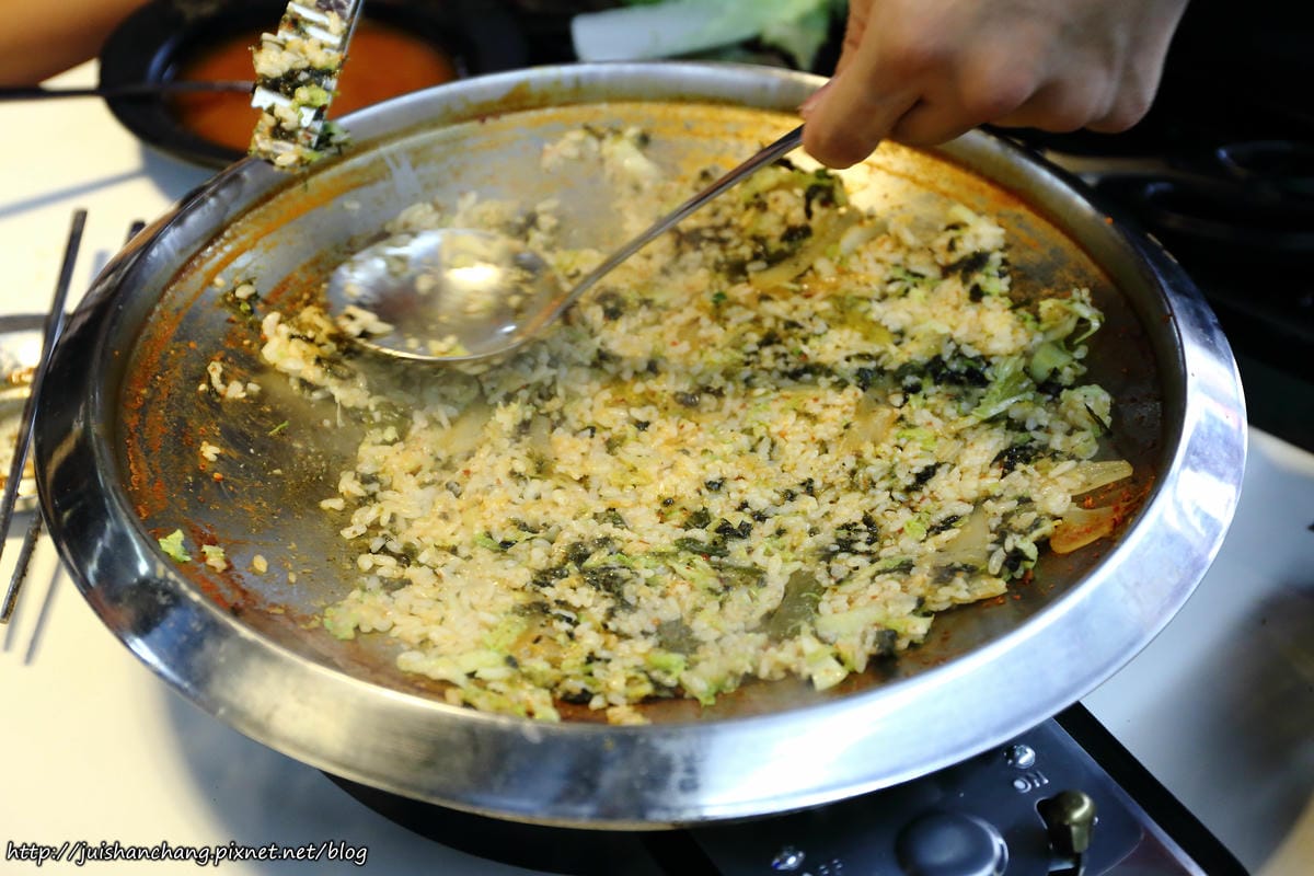 【食║台北】韓國第一品牌。八色韓式烤肉～韓國必吃美食終於來台啦！八種口味讓你一次品嘗，豪邁大口吃肉！（歡迎分享，文末留言可抽獎獲得小小兵公仔或美食兌換券）