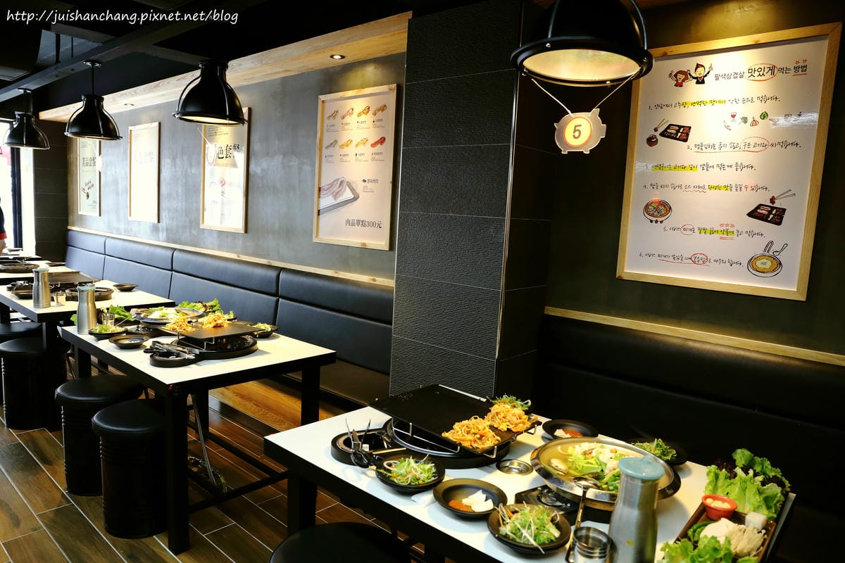 【食║台北】韓國第一品牌。八色韓式烤肉～韓國必吃美食終於來台啦！八種口味讓你一次品嘗，豪邁大口吃肉！（歡迎分享，文末留言可抽獎獲得小小兵公仔或美食兌換券）