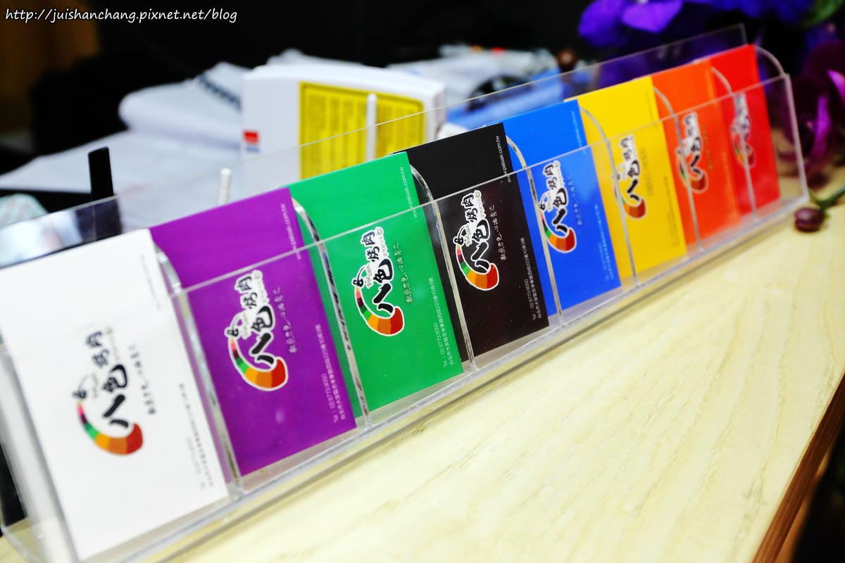 【食║台北】韓國第一品牌。八色韓式烤肉～韓國必吃美食終於來台啦！八種口味讓你一次品嘗，豪邁大口吃肉！（歡迎分享，文末留言可抽獎獲得小小兵公仔或美食兌換券）