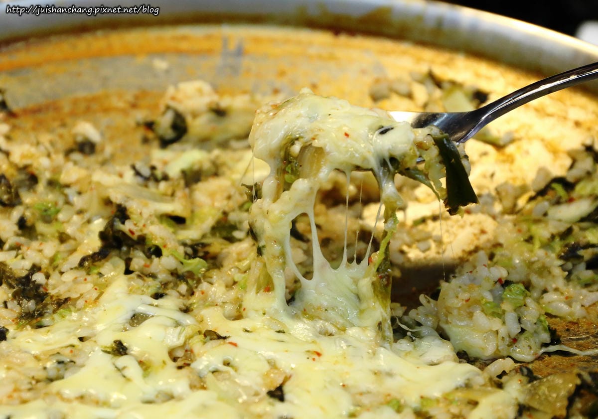 【食║台北】韓國第一品牌。八色韓式烤肉～韓國必吃美食終於來台啦！八種口味讓你一次品嘗，豪邁大口吃肉！（歡迎分享，文末留言可抽獎獲得小小兵公仔或美食兌換券）