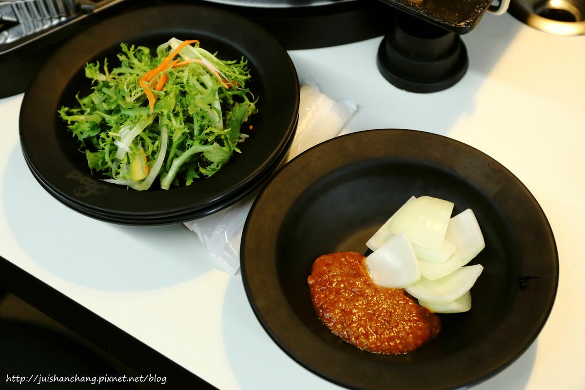 【食║台北】韓國第一品牌。八色韓式烤肉～韓國必吃美食終於來台啦！八種口味讓你一次品嘗，豪邁大口吃肉！（歡迎分享，文末留言可抽獎獲得小小兵公仔或美食兌換券）