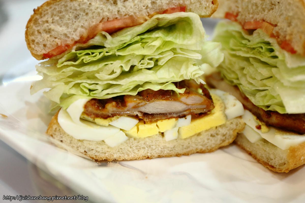 【食║新北三重】醇樸小鎮～三重超人氣早餐。多元化中西式早餐，你選擇哪一種？！　