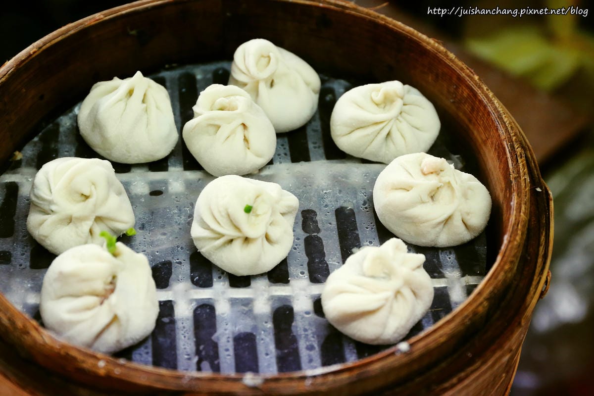 【食║宜蘭】宜蘭絕不可錯過的排隊小吃～正常鮮肉小籠湯包/巷仔內海蝦餅/30年老店檸檬愛玉/廟口紅糟魷魚