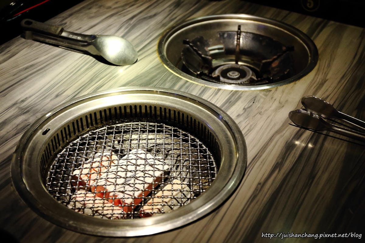 【食║台北】好客音樂燒烤～無煙海鮮炭火燒肉吃到飽。澎湖海鮮季澎派登場！