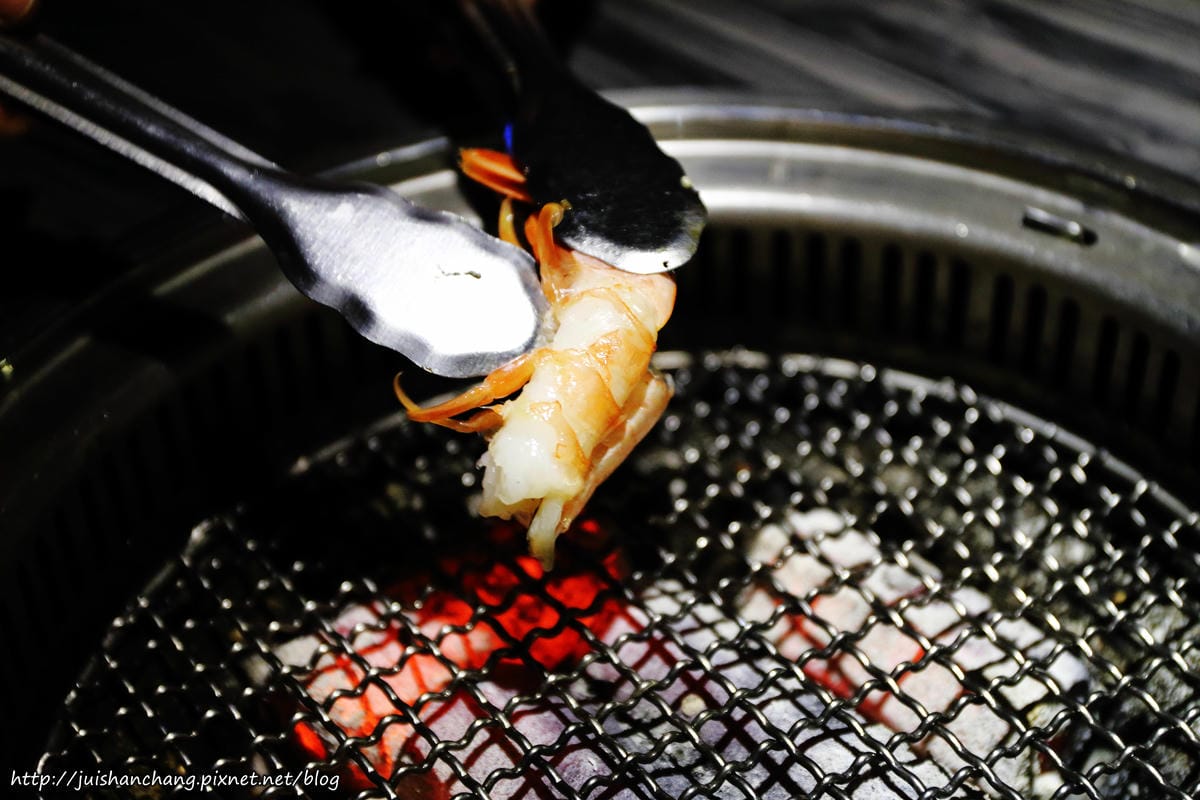 【食║台北】好客音樂燒烤～無煙海鮮炭火燒肉吃到飽。澎湖海鮮季澎派登場！