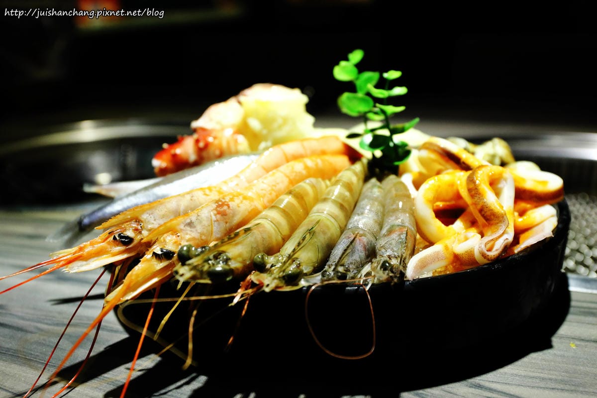 【食║台北】好客音樂燒烤～無煙海鮮炭火燒肉吃到飽。澎湖海鮮季澎派登場！