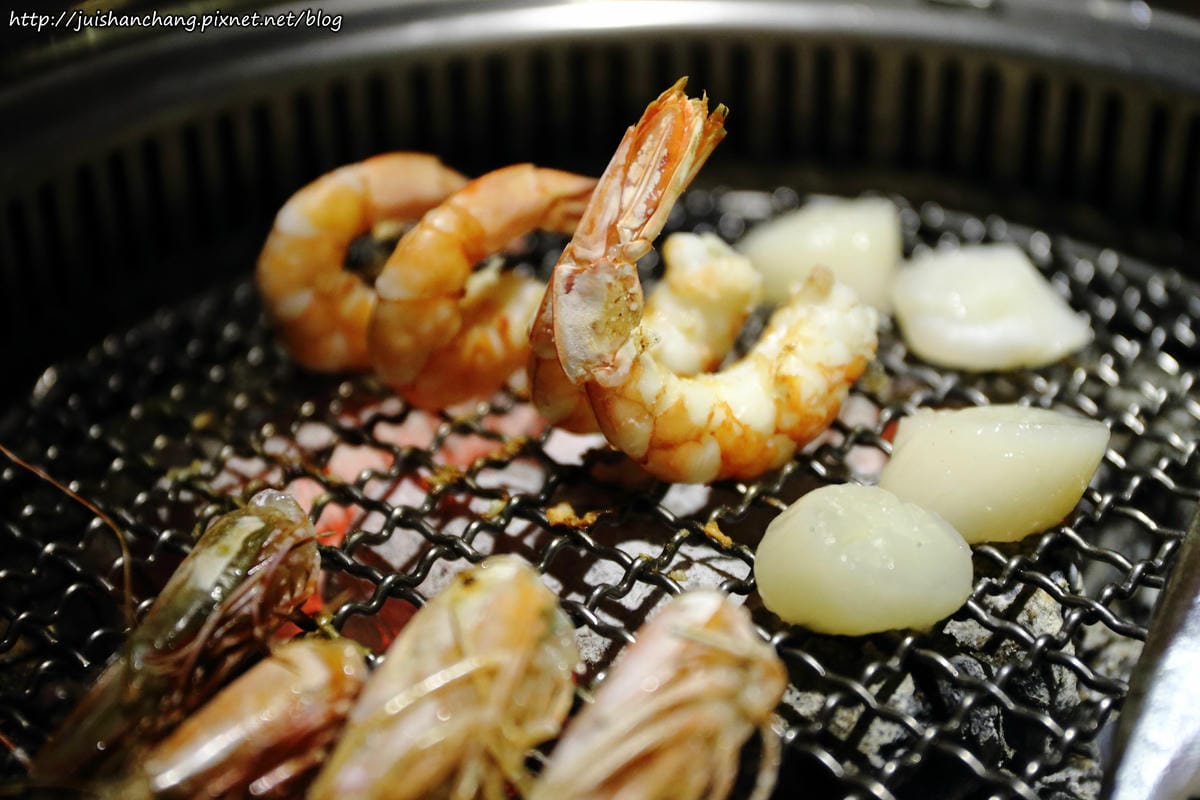 【食║台北】好客音樂燒烤～無煙海鮮炭火燒肉吃到飽。澎湖海鮮季澎派登場！