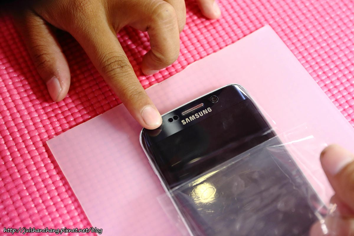 【體驗║包膜推薦】嚴選名膜。新手機穿新衣之全機包膜體驗〜GALAXY S6 Edge 透明服貼[全滿版] 3D立體曲面螢幕保護貼。超服貼/售後服務/不滿意不用錢/GALAXY S6 Edge保護貼全滿版／全機抗刮包膜