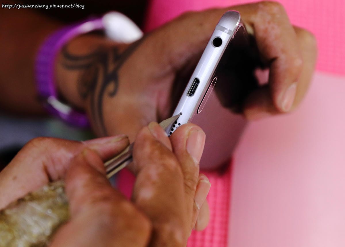 【體驗║包膜推薦】嚴選名膜。新手機穿新衣之全機包膜體驗〜GALAXY S6 Edge 透明服貼[全滿版] 3D立體曲面螢幕保護貼。超服貼/售後服務/不滿意不用錢/GALAXY S6 Edge保護貼全滿版／全機抗刮包膜