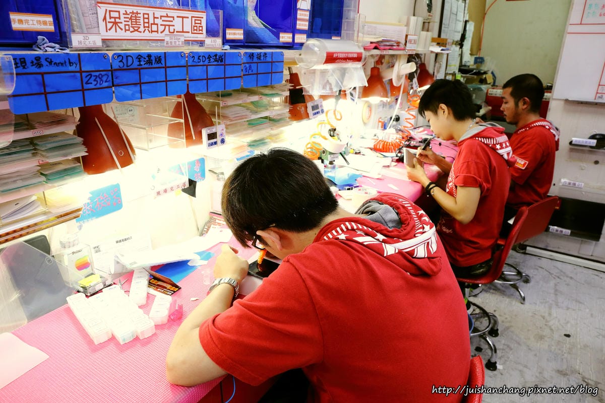 【體驗║包膜推薦】嚴選名膜。新手機穿新衣之全機包膜體驗〜GALAXY S6 Edge 透明服貼[全滿版] 3D立體曲面螢幕保護貼。超服貼/售後服務/不滿意不用錢/GALAXY S6 Edge保護貼全滿版／全機抗刮包膜