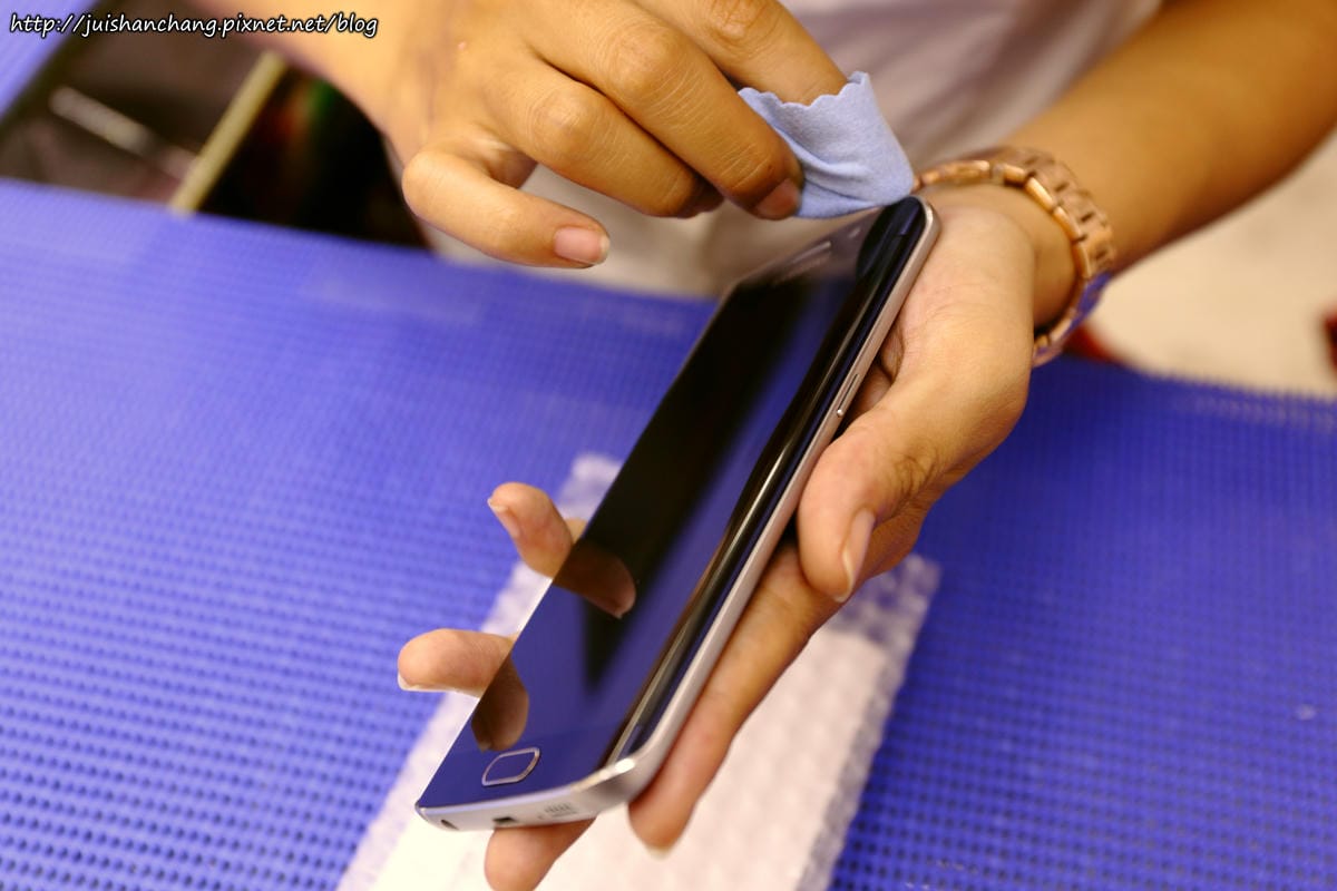 【體驗║包膜推薦】嚴選名膜。新手機穿新衣之全機包膜體驗〜GALAXY S6 Edge 透明服貼[全滿版] 3D立體曲面螢幕保護貼。超服貼/售後服務/不滿意不用錢/GALAXY S6 Edge保護貼全滿版／全機抗刮包膜