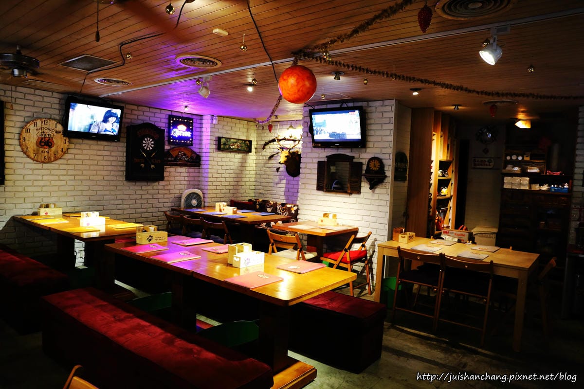 【食║台北】Route 66美式餐廳～東區宵夜漢堡、炸雞。咔啦酥脆肯塔基炸雞逼人上癮！