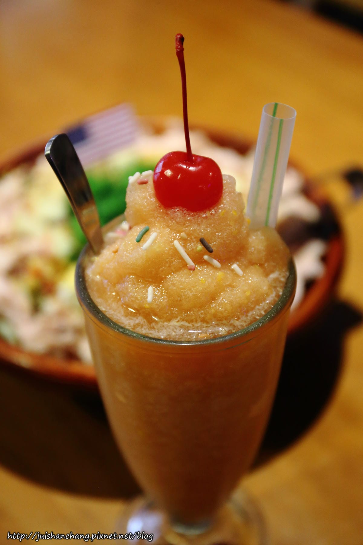 【食║台北】Route 66美式餐廳～東區宵夜漢堡、炸雞。咔啦酥脆肯塔基炸雞逼人上癮！