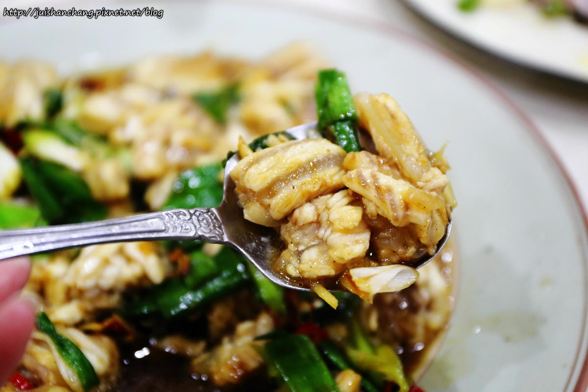 【食║宜蘭】壯圍阿國海鮮～令人意想不到藏在倉庫裡的美食，終於吃到傳說中的海鮮，果然是尚青啦！！！