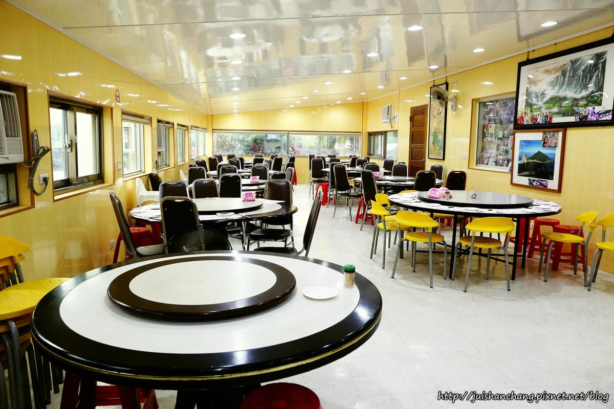 【食║宜蘭】壯圍阿國海鮮～令人意想不到藏在倉庫裡的美食，終於吃到傳說中的海鮮，果然是尚青啦！！！