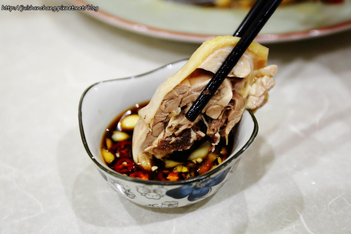 【食║宜蘭】壯圍阿國海鮮～令人意想不到藏在倉庫裡的美食，終於吃到傳說中的海鮮，果然是尚青啦！！！