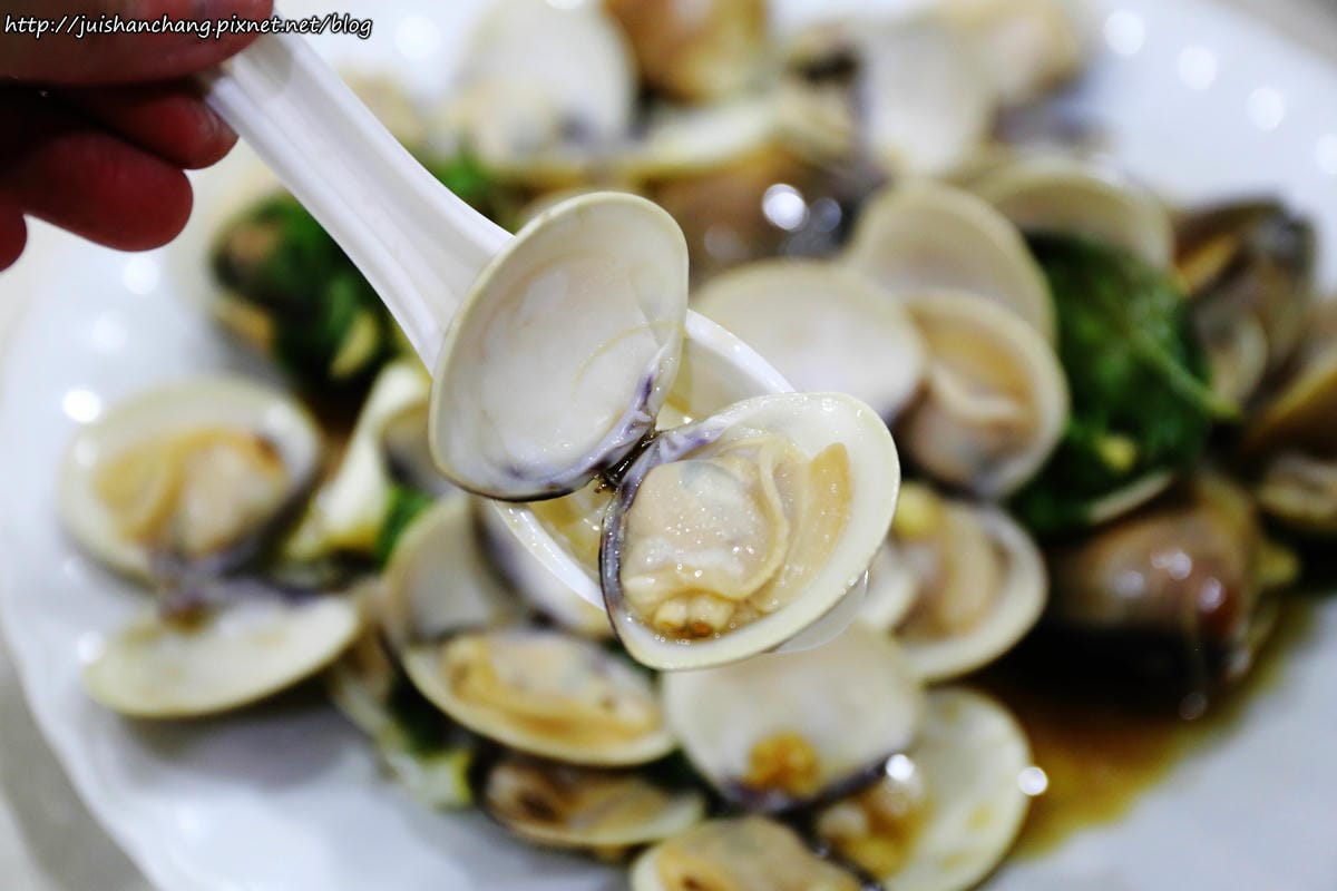 【食║宜蘭】壯圍阿國海鮮～令人意想不到藏在倉庫裡的美食，終於吃到傳說中的海鮮，果然是尚青啦！！！