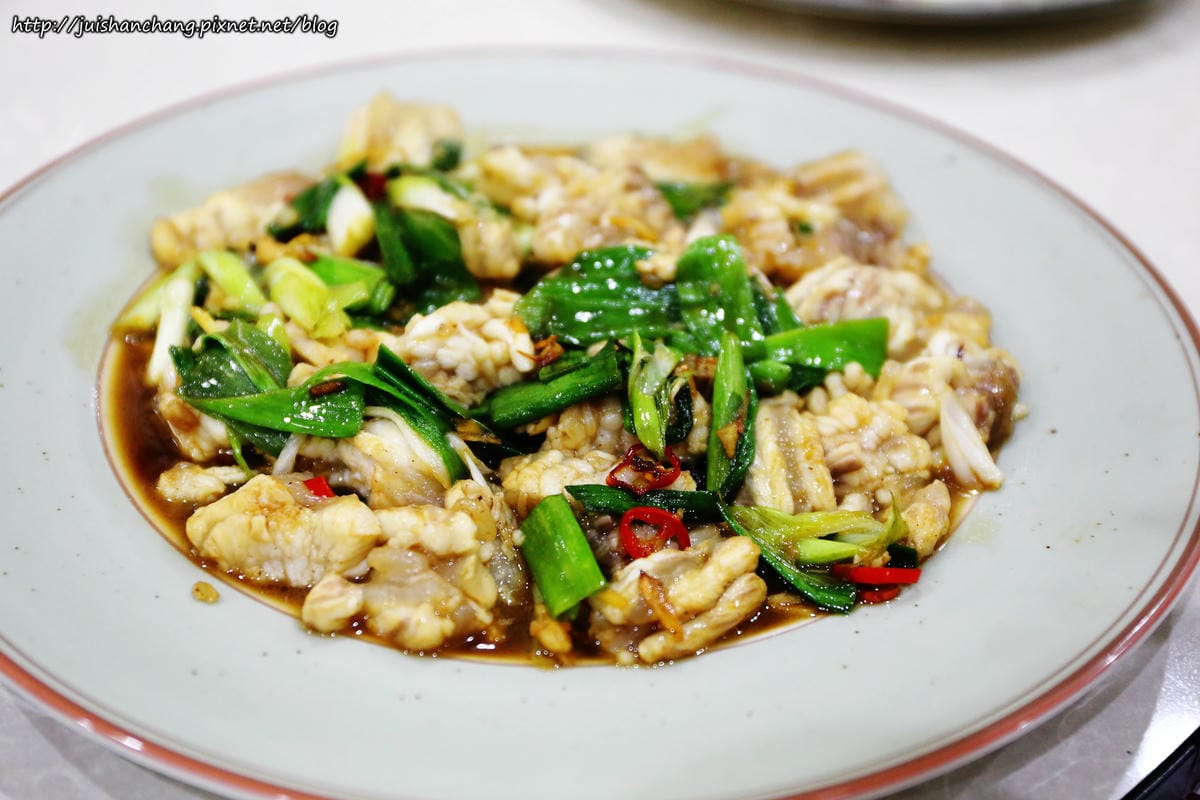 【食║宜蘭】壯圍阿國海鮮～令人意想不到藏在倉庫裡的美食，終於吃到傳說中的海鮮，果然是尚青啦！！！