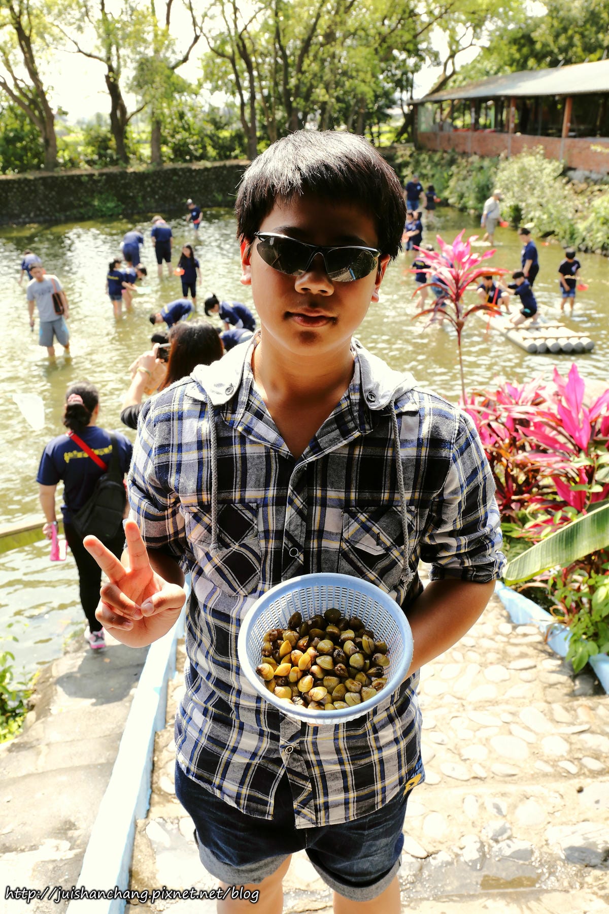 【遊║宜蘭】廣興農場。鴨母寮豬哥窟～撩起褲管，摸蜆兼洗褲，一起下鄉趣吧！