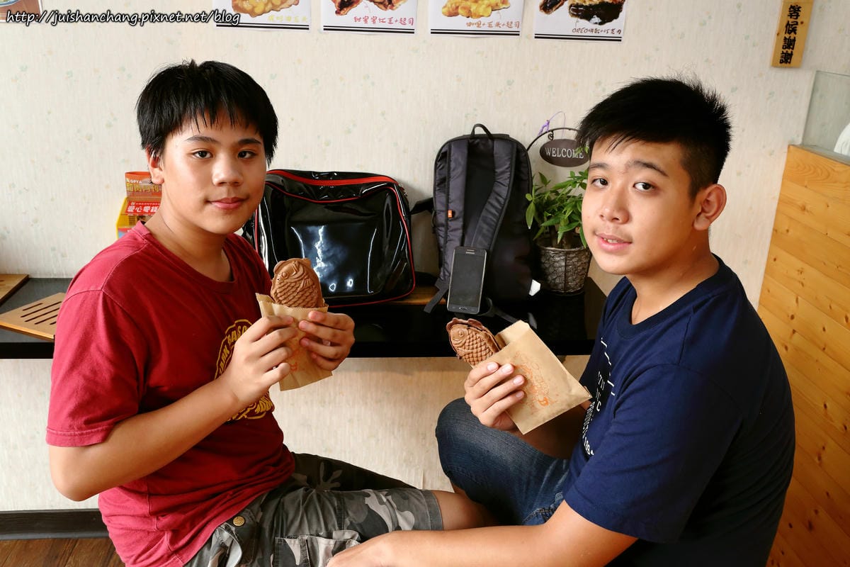 【食║台中南區】漁屋鯛魚燒～酥甜好吃的鯛魚燒，不用飛日本！從頭到尾都能吃到餡料！(已歇業)