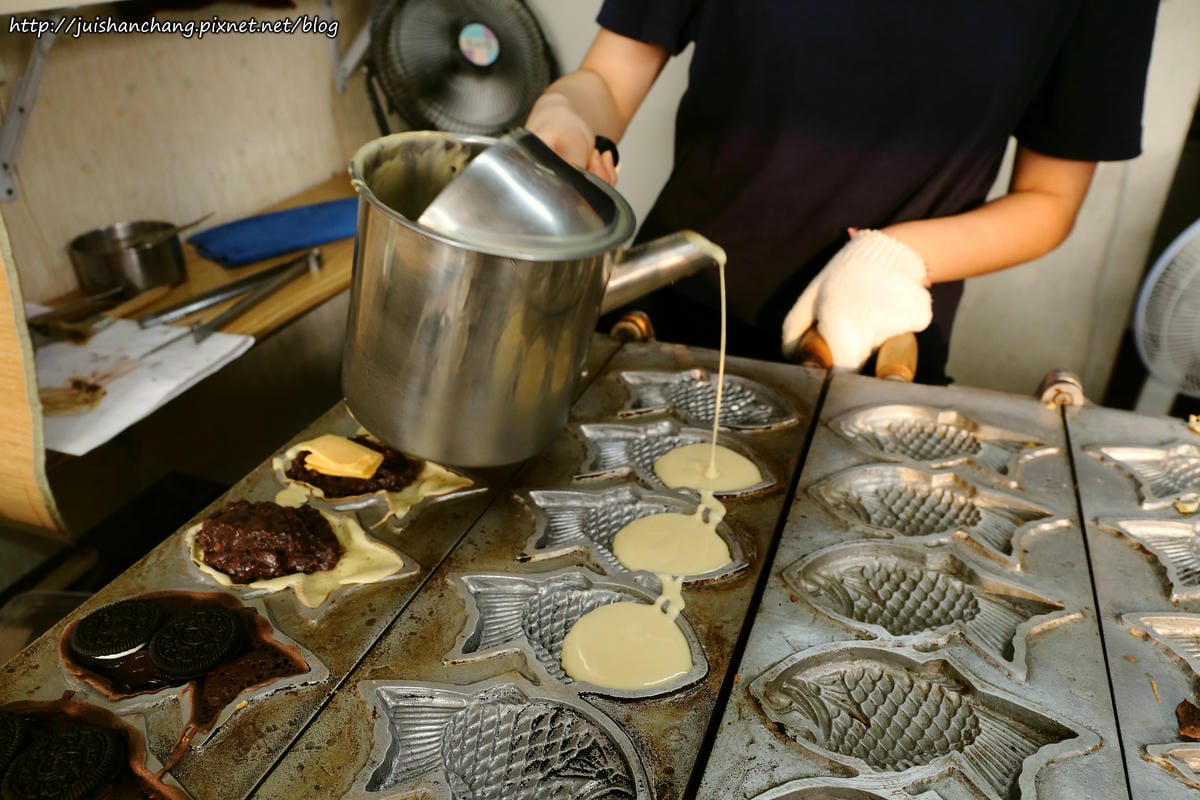 【食║台中南區】漁屋鯛魚燒～酥甜好吃的鯛魚燒，不用飛日本！從頭到尾都能吃到餡料！(已歇業)