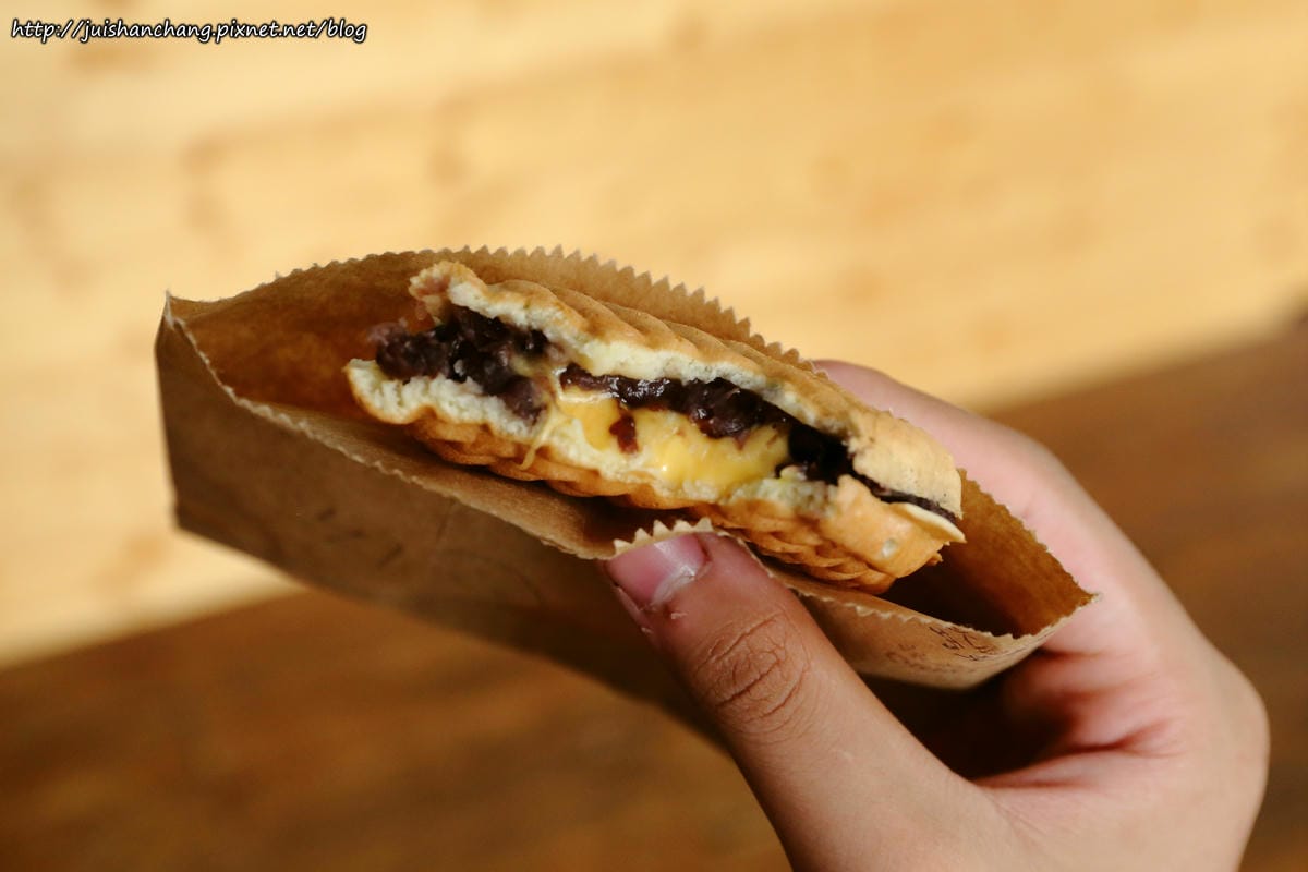 【食║台中南區】漁屋鯛魚燒～酥甜好吃的鯛魚燒，不用飛日本！從頭到尾都能吃到餡料！(已歇業)