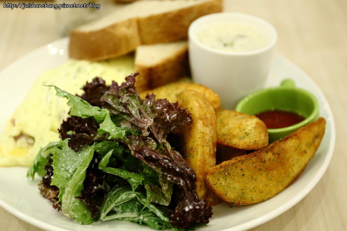 【食║台北東區】樂。野食～忠孝復興站早午餐（campus cafe 旁邊巷子）。全天候早午餐、義大利麵，睡到自然醒也不怕吃不到