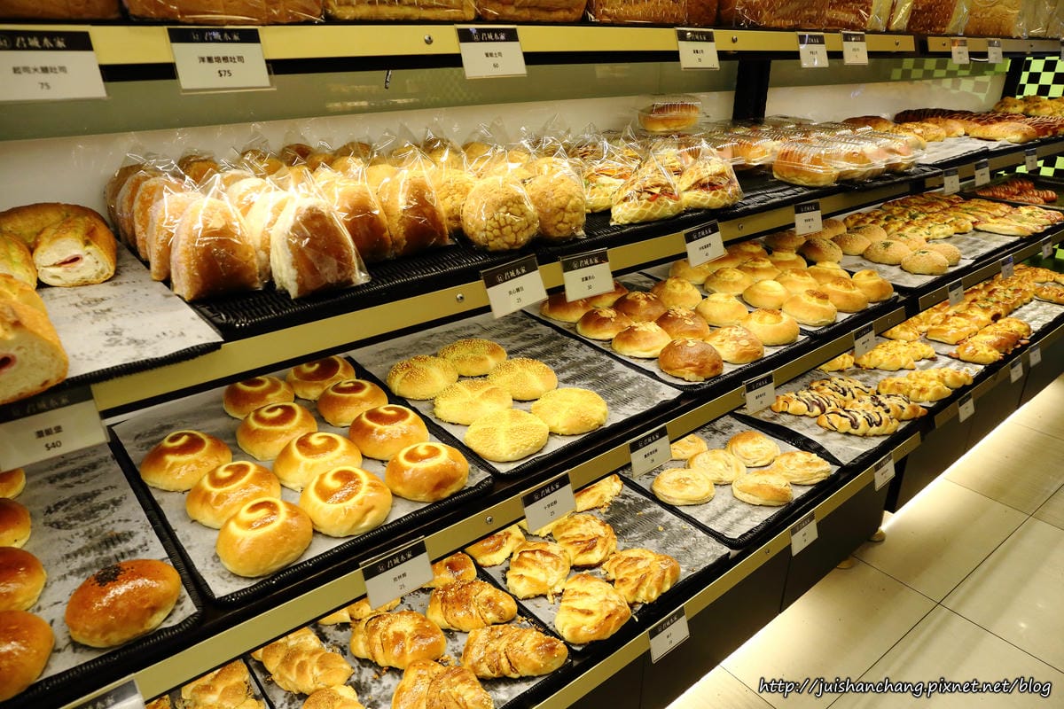 【團購宅配║台北】君城本家～中秋禮讚。月餅禮盒、鳳梨酥禮盒，老店獎不完送禮有面子！