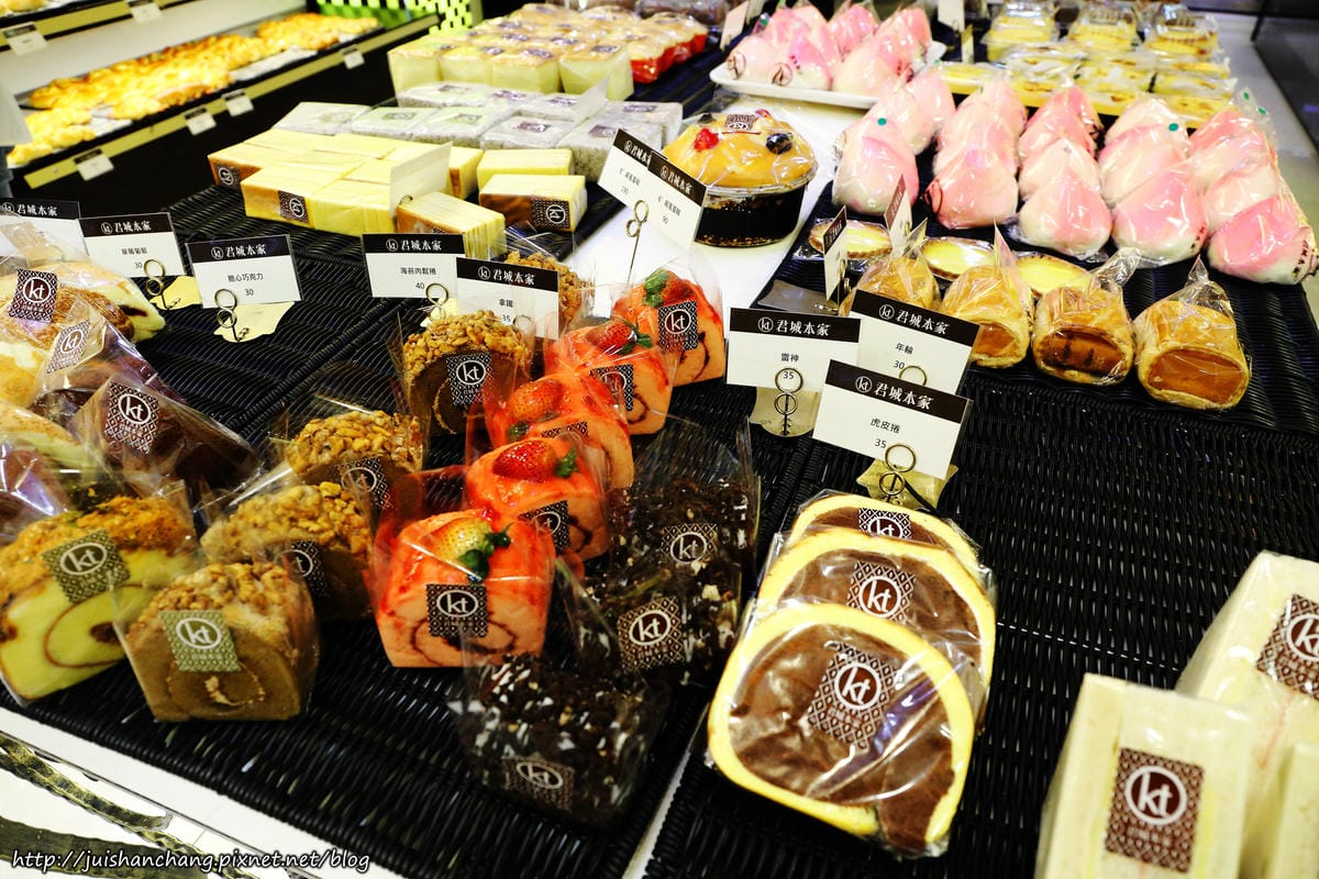 【團購宅配║台北】君城本家～中秋禮讚。月餅禮盒、鳳梨酥禮盒，老店獎不完送禮有面子！