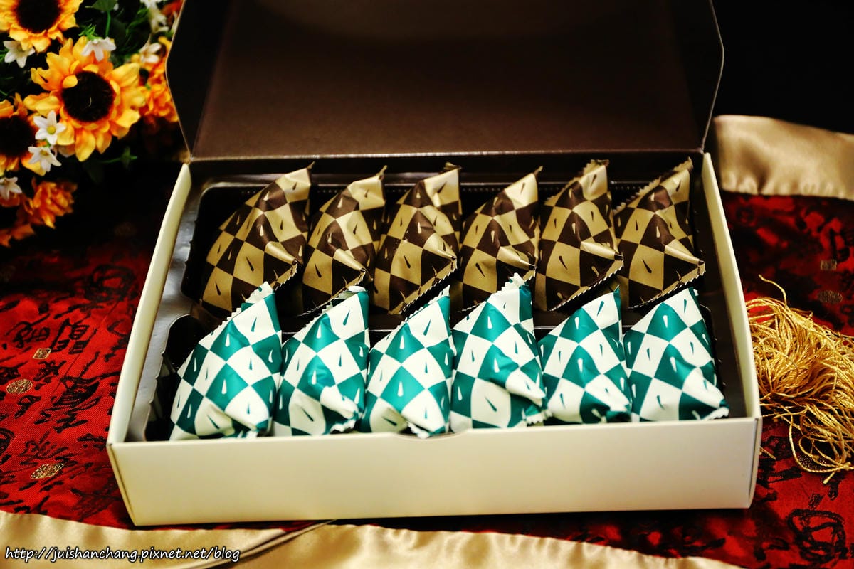 【團購宅配║台北】君城本家～中秋禮讚。月餅禮盒、鳳梨酥禮盒，老店獎不完送禮有面子！