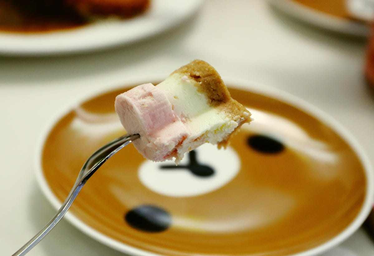 【食║台北】Rilakkuma Café拉拉熊主題餐廳～可愛爆表！幸福療癒的拉拉熊伴你左右！打上千通電話也一定要吃它！（歡迎分享，文末留言抽拉拉熊杯墊Rilakkuma Café限定版本）