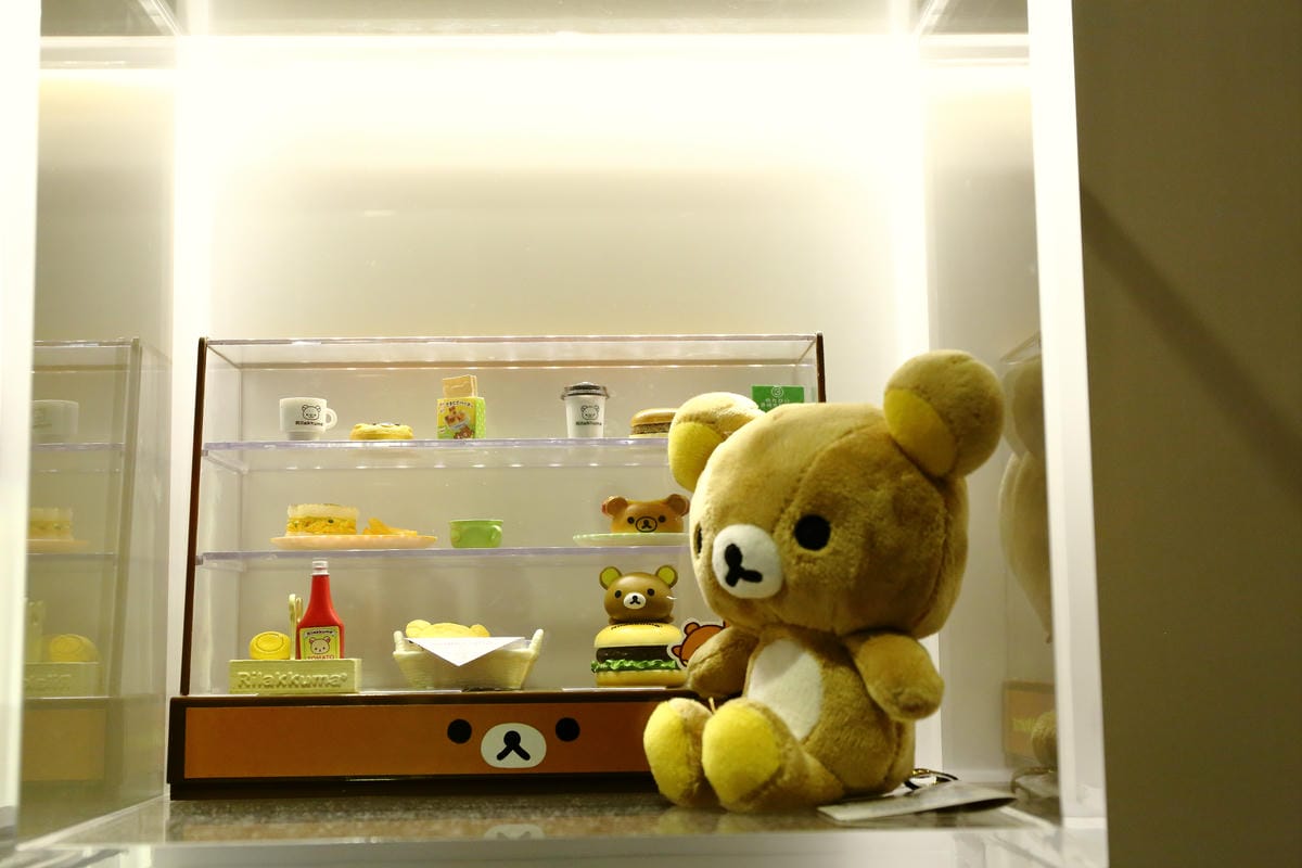 【食║台北】Rilakkuma Café拉拉熊主題餐廳～可愛爆表！幸福療癒的拉拉熊伴你左右！打上千通電話也一定要吃它！（歡迎分享，文末留言抽拉拉熊杯墊Rilakkuma Café限定版本）