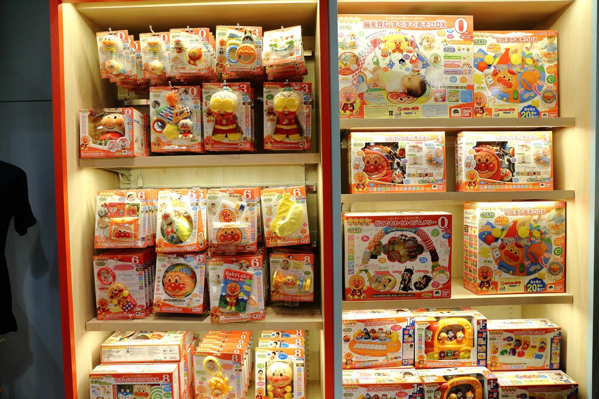 【台北║新光三越信義新天地A8】第一個《麵包超人》主題專賣店。搶先看！（歡迎分享，按讚分享抽麵包超人蛋糕盤+手帕）