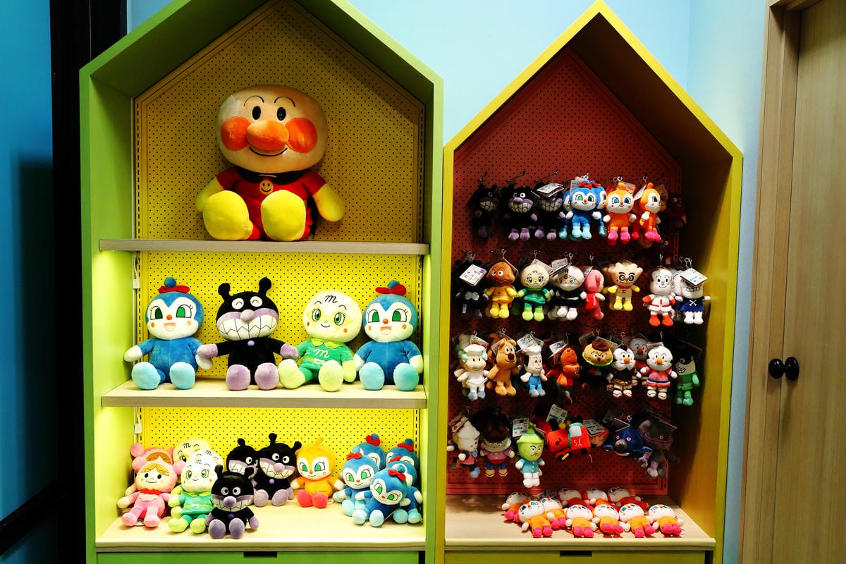 【台北║新光三越信義新天地A8】第一個《麵包超人》主題專賣店。搶先看！（歡迎分享，按讚分享抽麵包超人蛋糕盤+手帕）