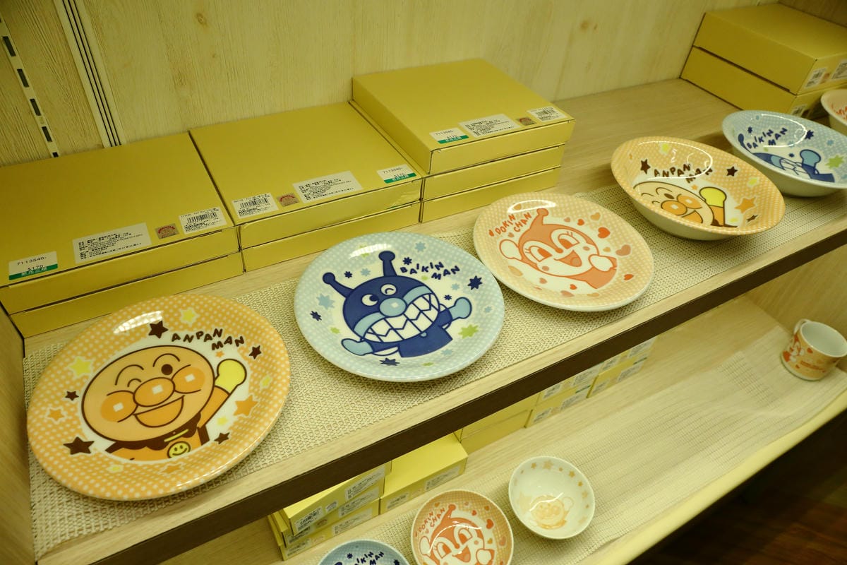 【台北║新光三越信義新天地A8】第一個《麵包超人》主題專賣店。搶先看！（歡迎分享，按讚分享抽麵包超人蛋糕盤+手帕）