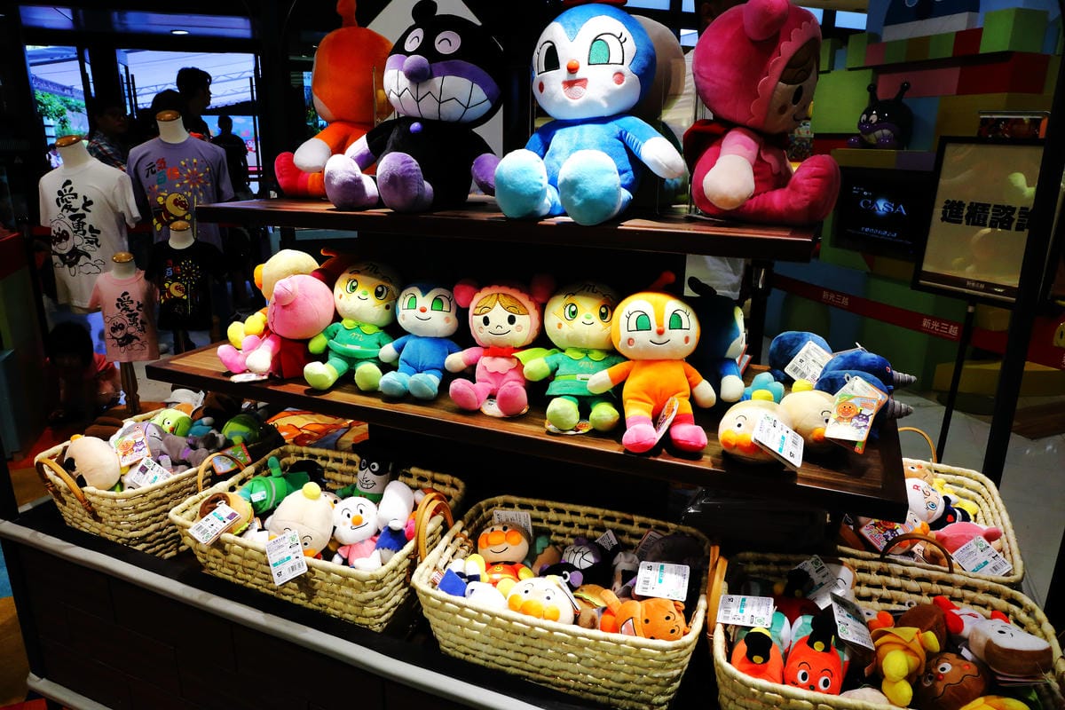 【台北║新光三越信義新天地A8】第一個《麵包超人》主題專賣店。搶先看！（歡迎分享，按讚分享抽麵包超人蛋糕盤+手帕）