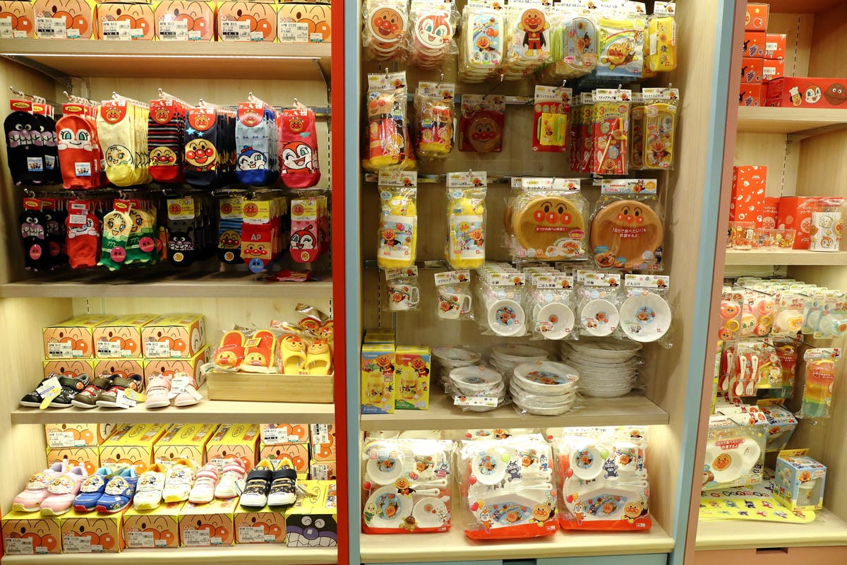 【台北║新光三越信義新天地A8】第一個《麵包超人》主題專賣店。搶先看！（歡迎分享，按讚分享抽麵包超人蛋糕盤+手帕）