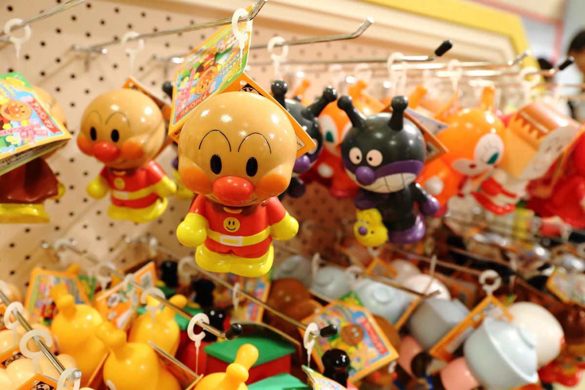 【台北║新光三越信義新天地A8】第一個《麵包超人》主題專賣店。搶先看！（歡迎分享，按讚分享抽麵包超人蛋糕盤+手帕）