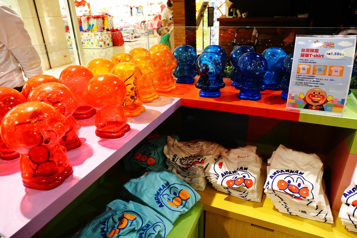 【台北║新光三越信義新天地A8】第一個《麵包超人》主題專賣店。搶先看！（歡迎分享，按讚分享抽麵包超人蛋糕盤+手帕）