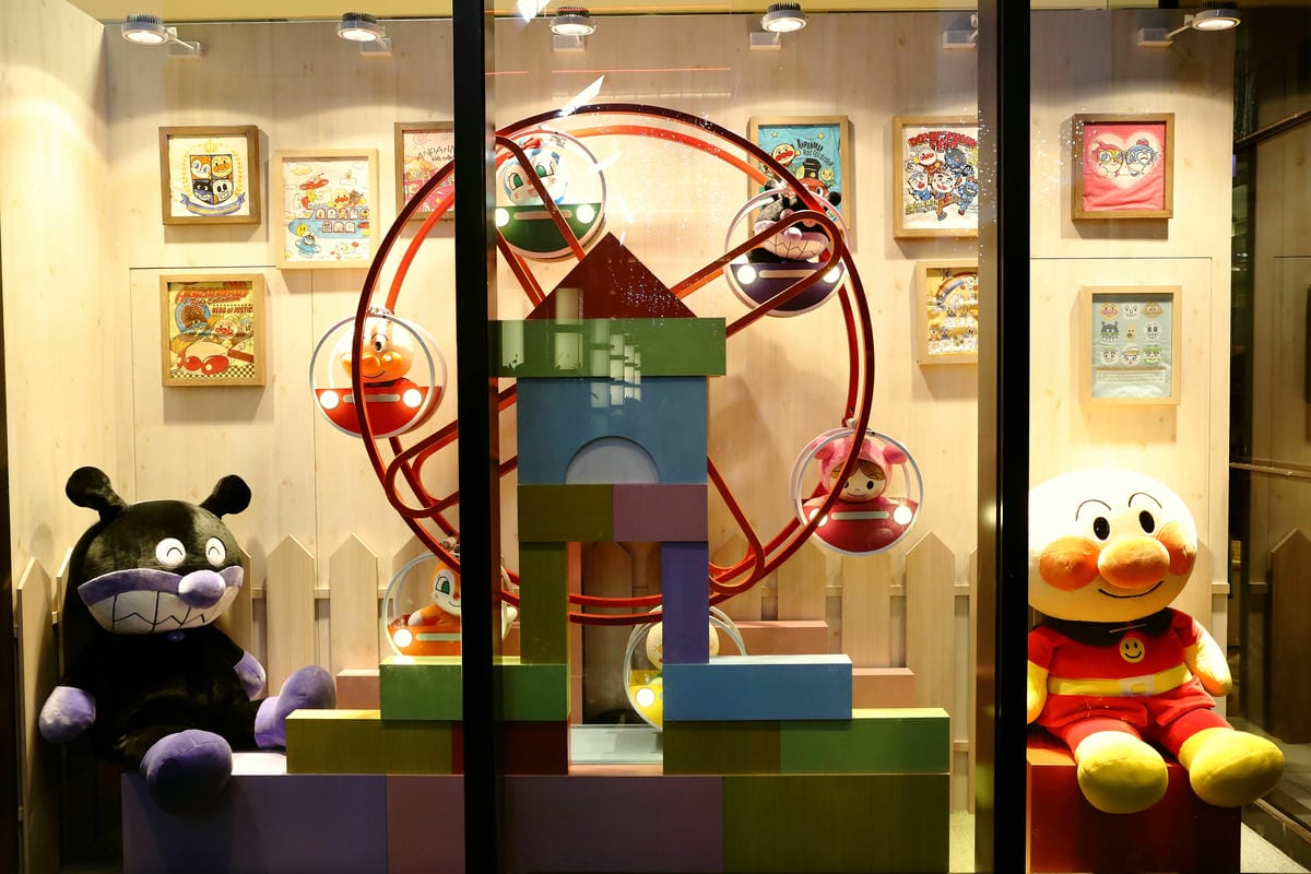 【台北║新光三越信義新天地A8】第一個《麵包超人》主題專賣店。搶先看！（歡迎分享，按讚分享抽麵包超人蛋糕盤+手帕）