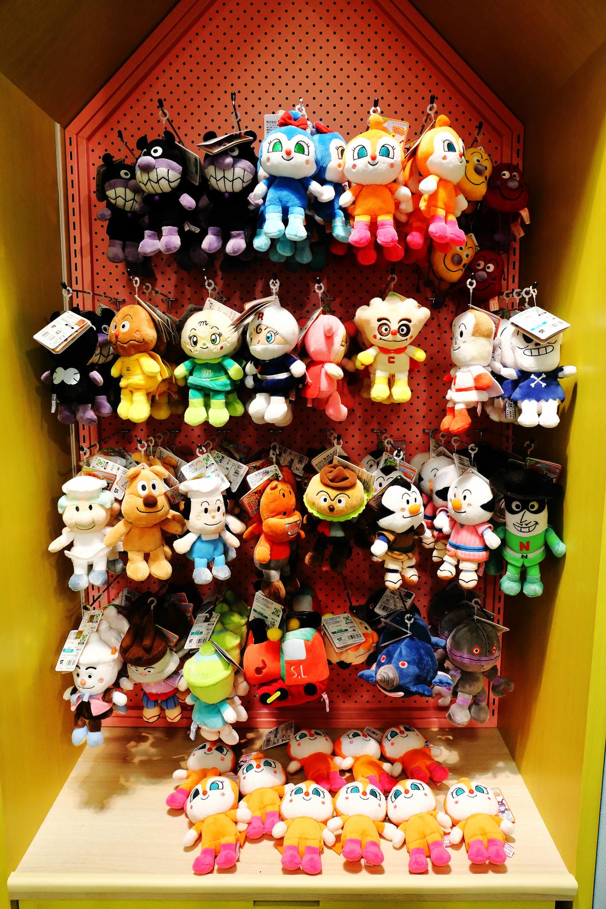 【台北║新光三越信義新天地A8】第一個《麵包超人》主題專賣店。搶先看！（歡迎分享，按讚分享抽麵包超人蛋糕盤+手帕）