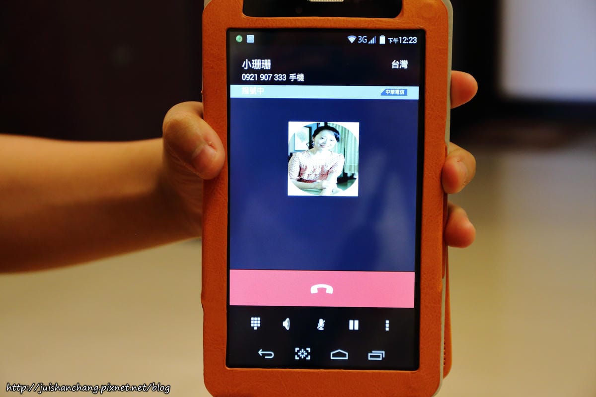 【分享║3C】我爸媽的新玩具兒-iNO S7～銀髮族專用大字體智慧型平板手機。原來成為3C達人這麼簡單！