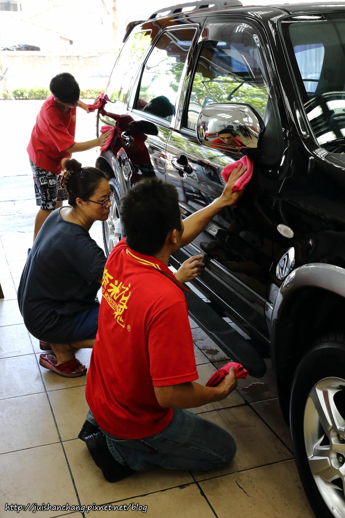 【分享║汽車百貨】葛萊美汽車美容～陶瓷封體鍍膜，車子亮晶晶，全台灣帥氣蹓達去！